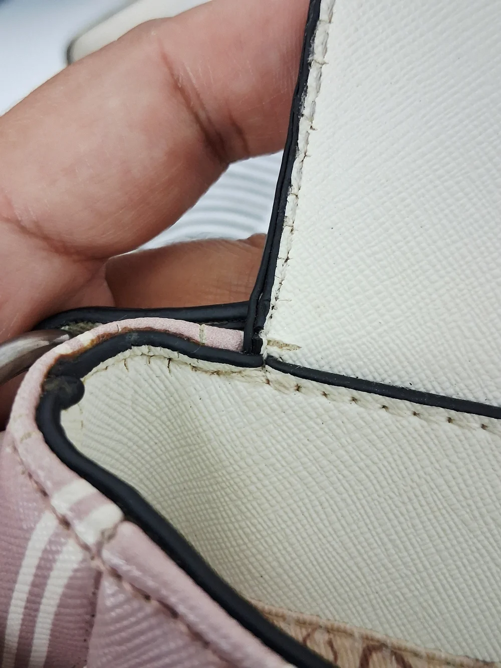 Guess Los Angeles Flap Crossbody Bag Pink Cream Striped Purse Flawed Y2K Charm